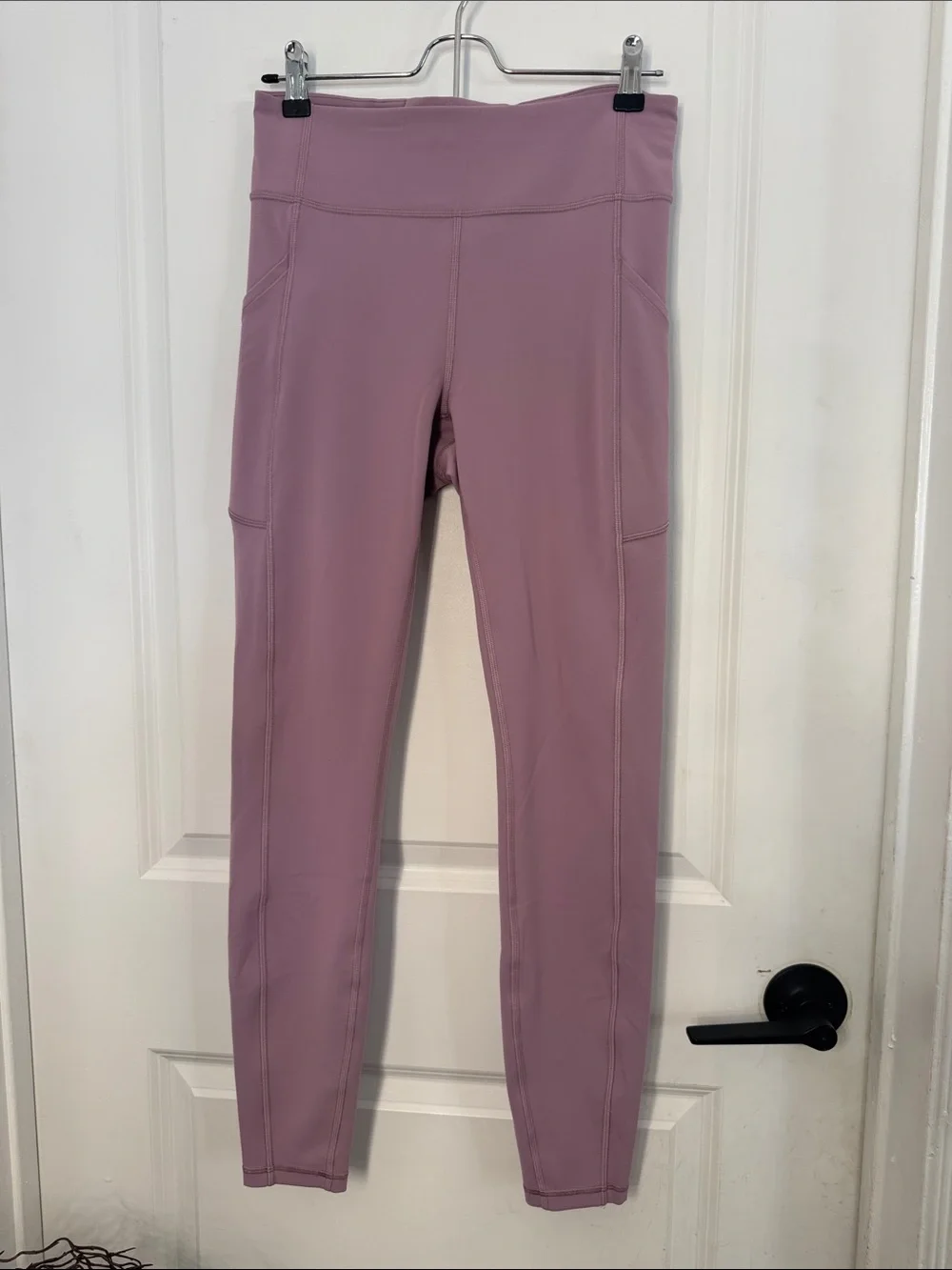 Lululemon Wunder Train High Rise Tight with pockets
